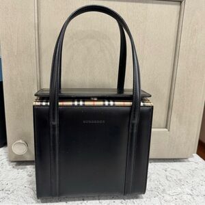 BURBERRY NOVA CHECK LEATHER BLACK HANDBAG
AUTHENTIC